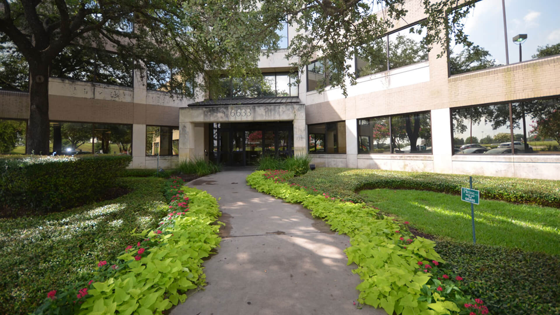 6633 Hwy 290 Exterior