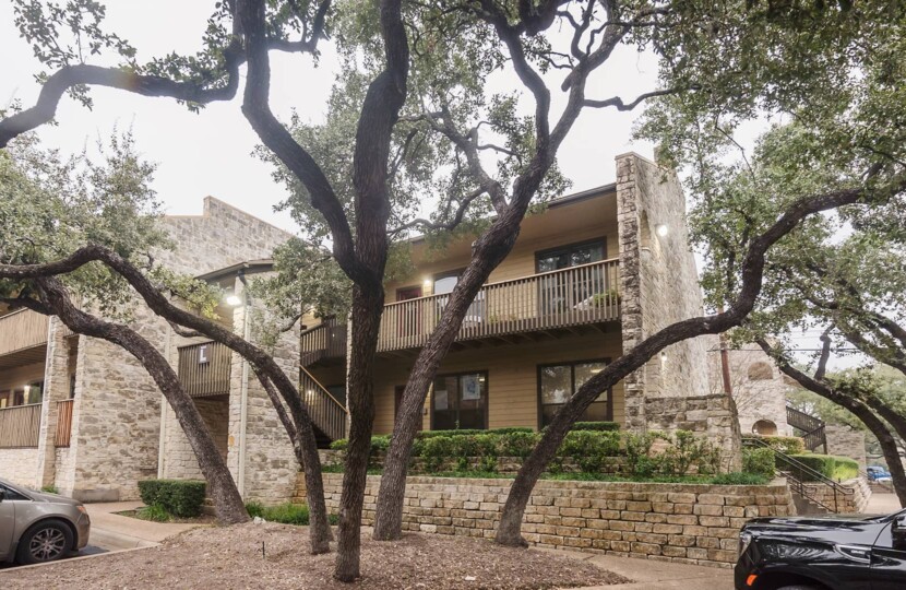 Photo of property 4131 Spicewood Springs L-2