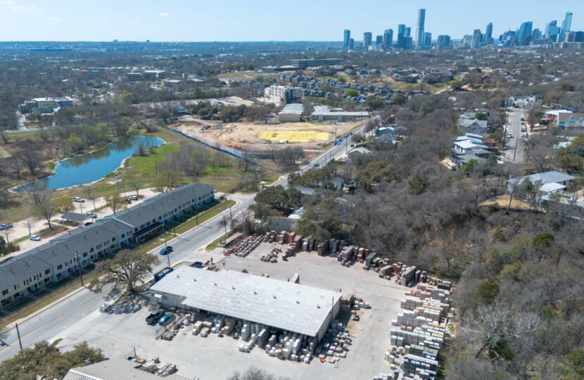 Photo of property 2900 Oak Springs Dr