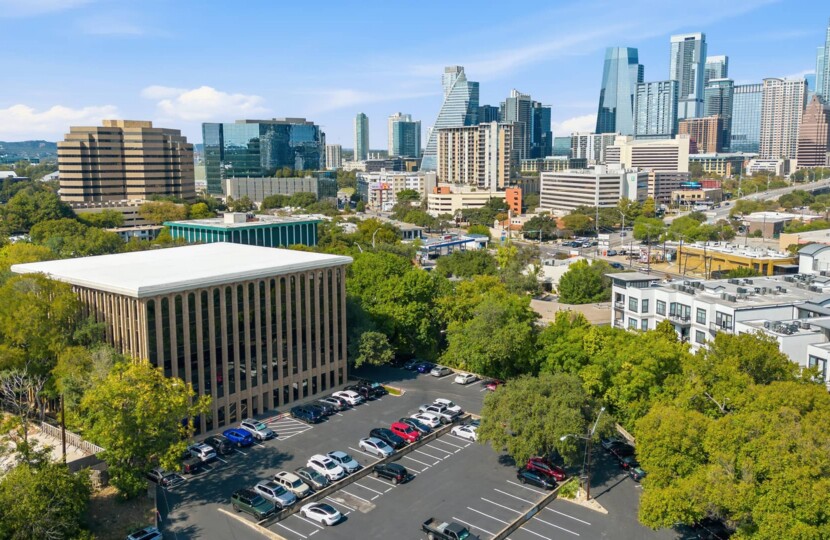 Photo of property 611 S Congress Sublease